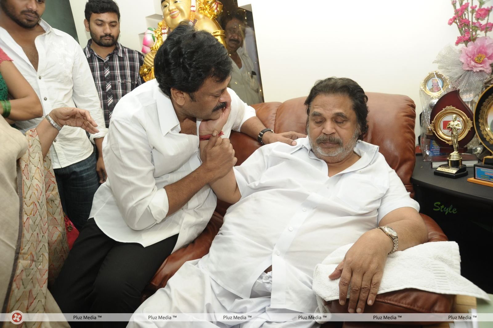 Dasari Padma Funeral and Condolences Pictures | Picture 112275